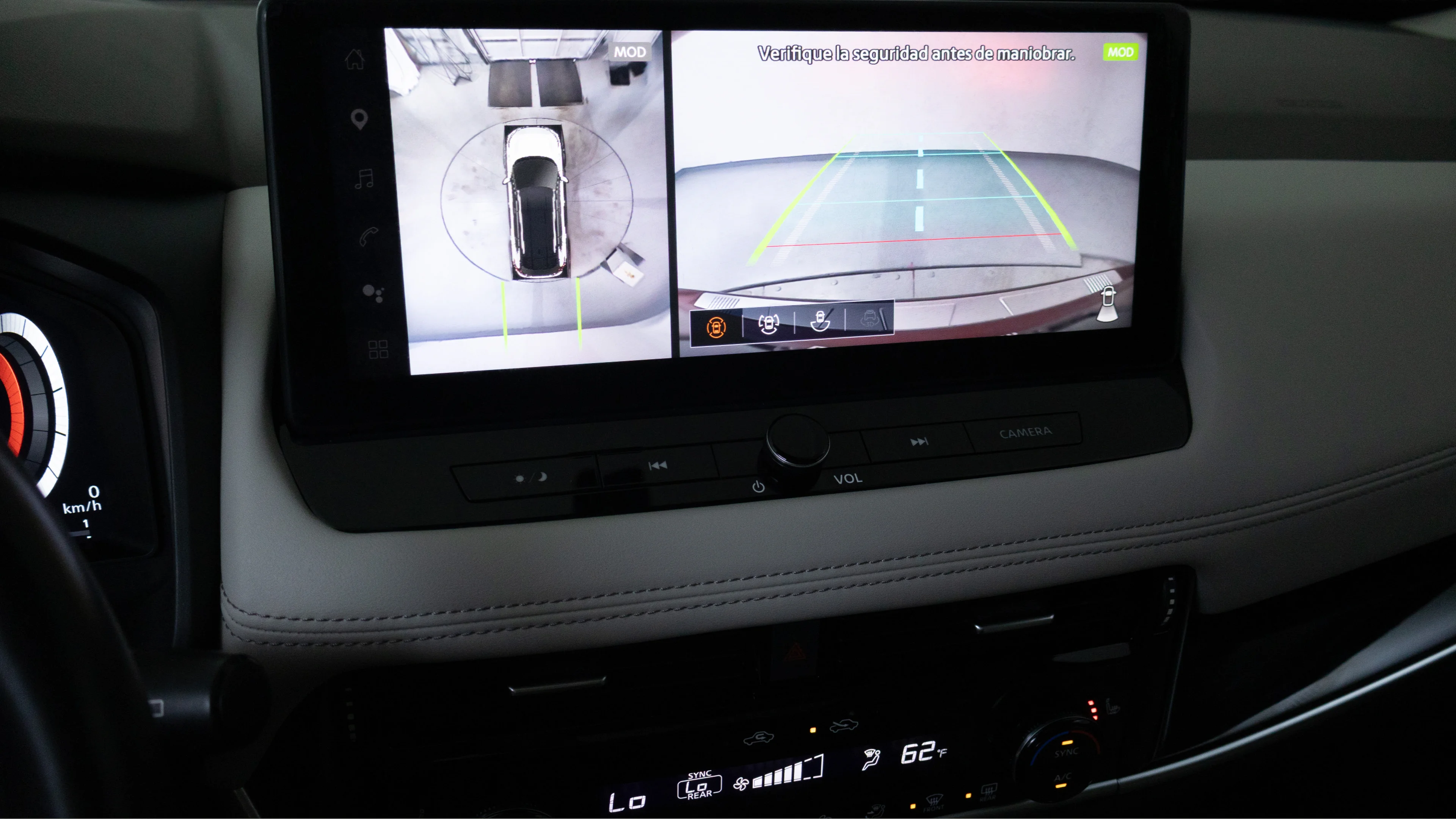 Used 2025 Scarlet Ember Tintcoat Nissan SL image 17