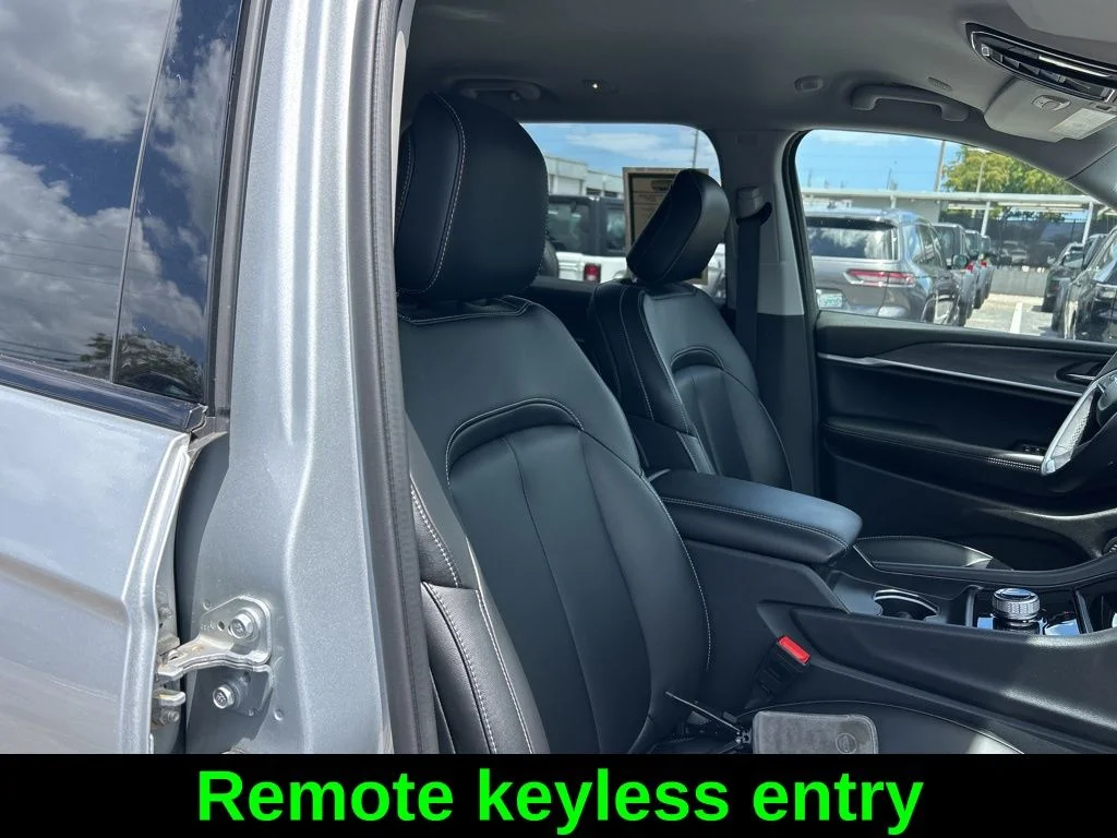 Used 2024 Silver Jeep Limited image 23
