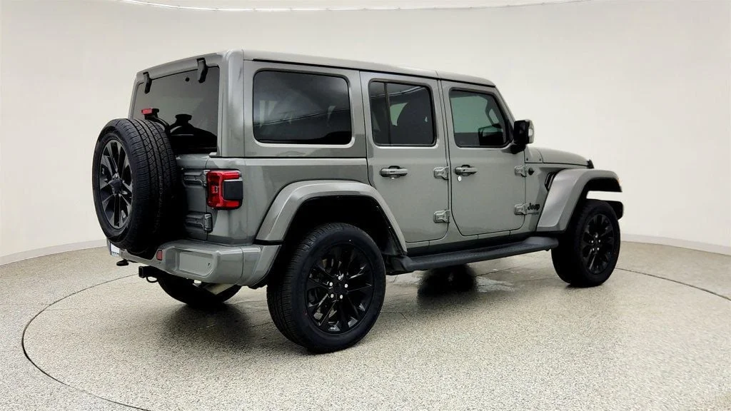 Used 2022 Sting-Gray Clearcoat Jeep Unlimited High Altitude 4x4 w/ Cold Weather Package image 5