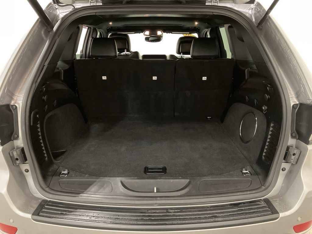 Used 2020 Billet Silver Metallic Clearcoat Jeep Altitude image 13