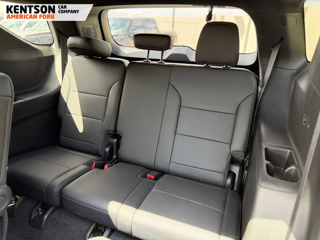 Used 2025 Red Chevrolet Z71 image 33
