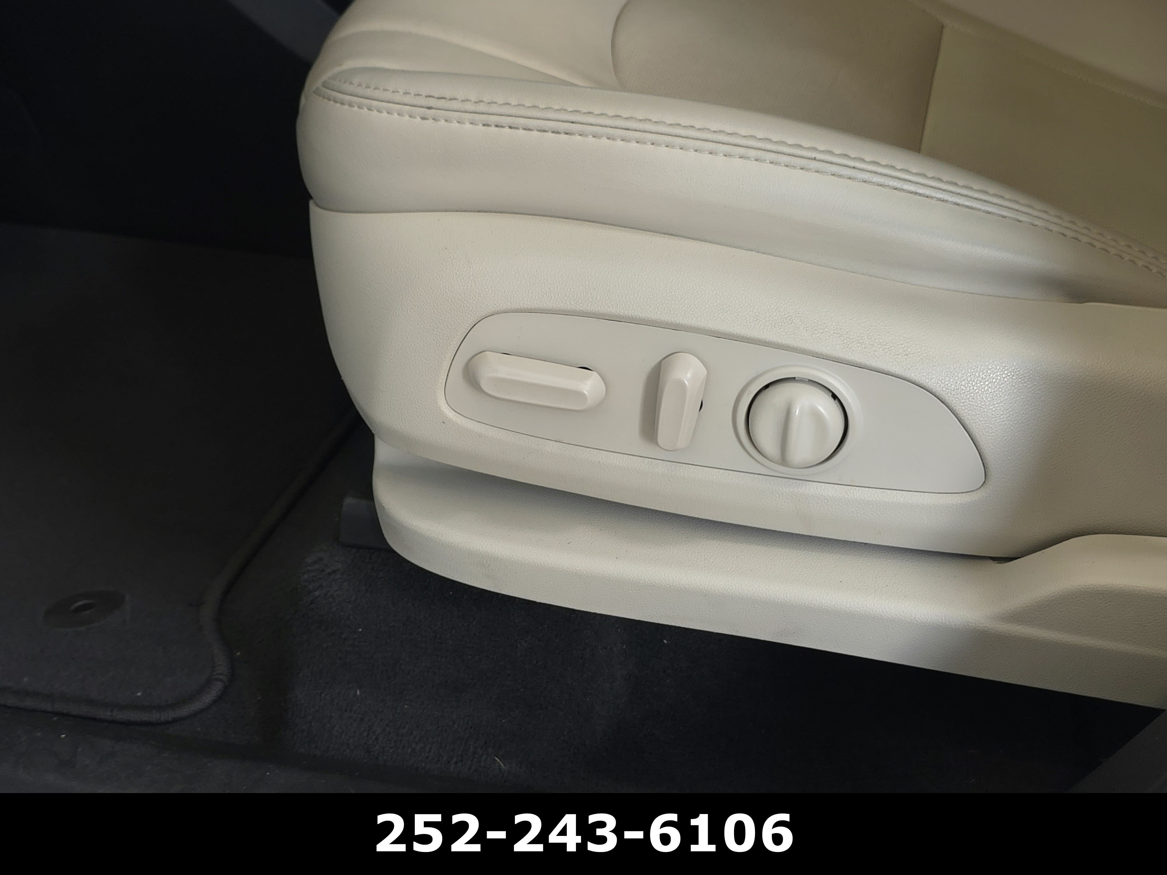 Used 2023 Summit White Buick Essence image 12