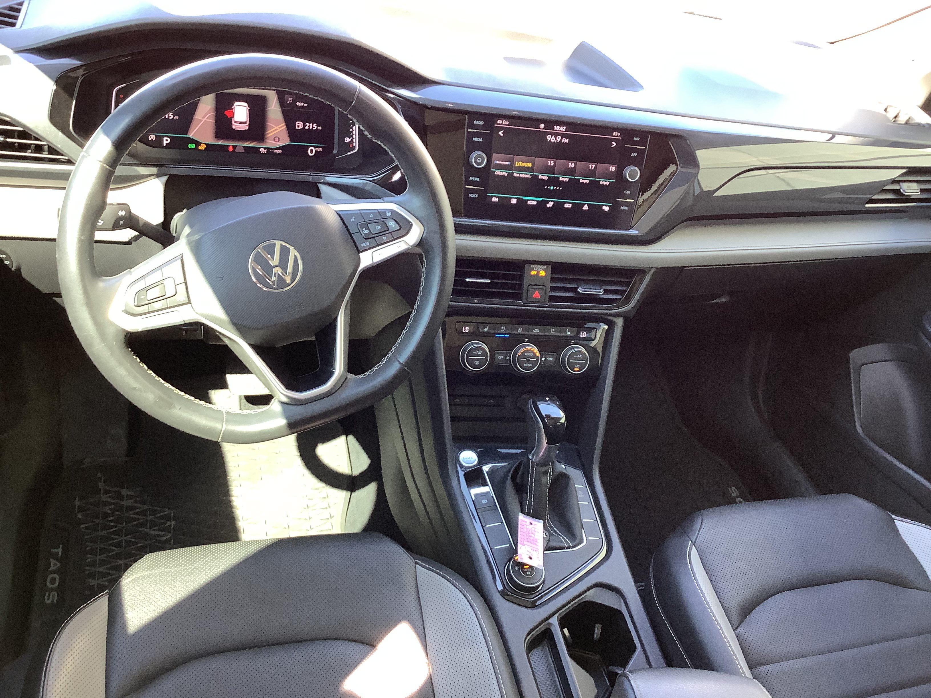 Used 2022 White Volkswagen 1.5T SEL image 9