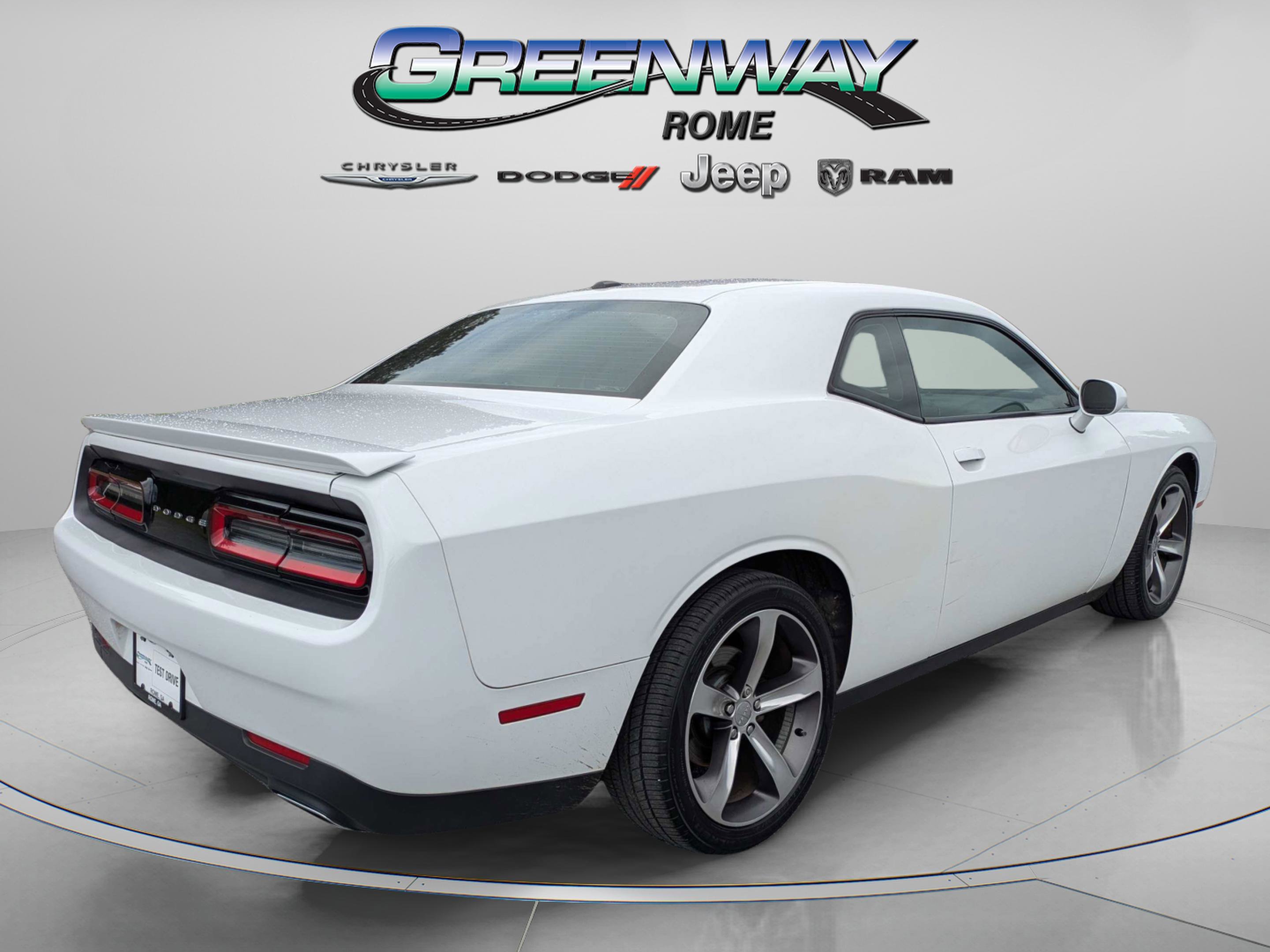 Used 2015 Bright White Clearcoat Dodge SXT image 8
