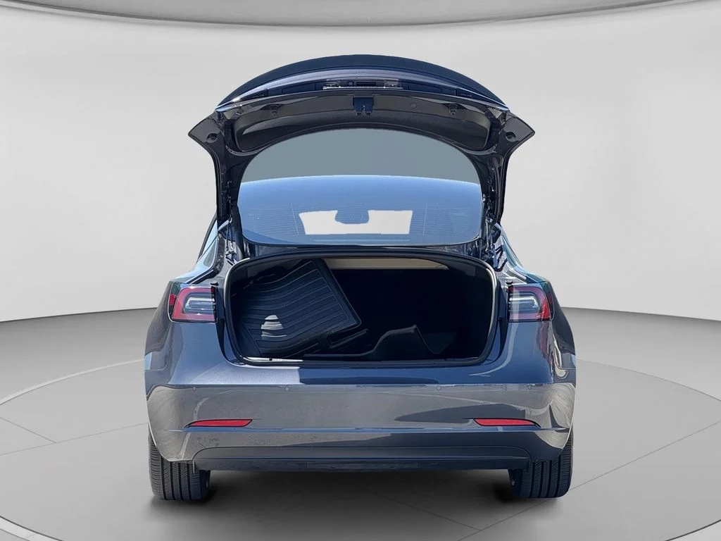 Used 2022  Tesla Performance image 26