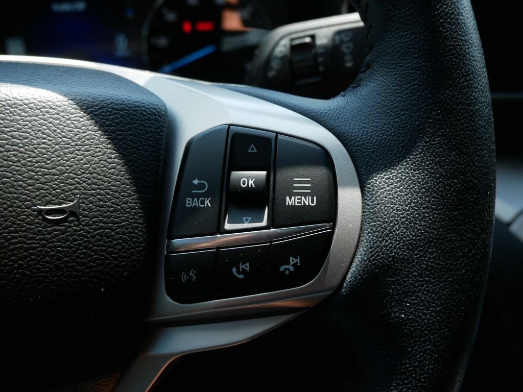 Used 2023 Black Ford XLT image 18