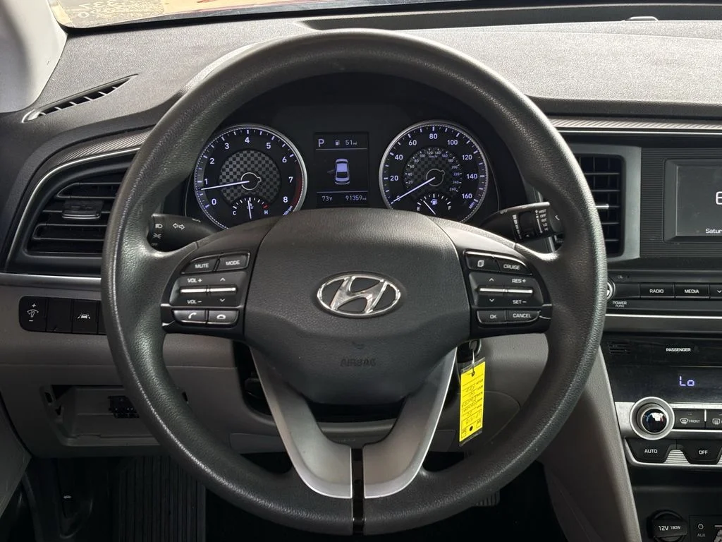 Used 2020 Red Hyundai SE image 22