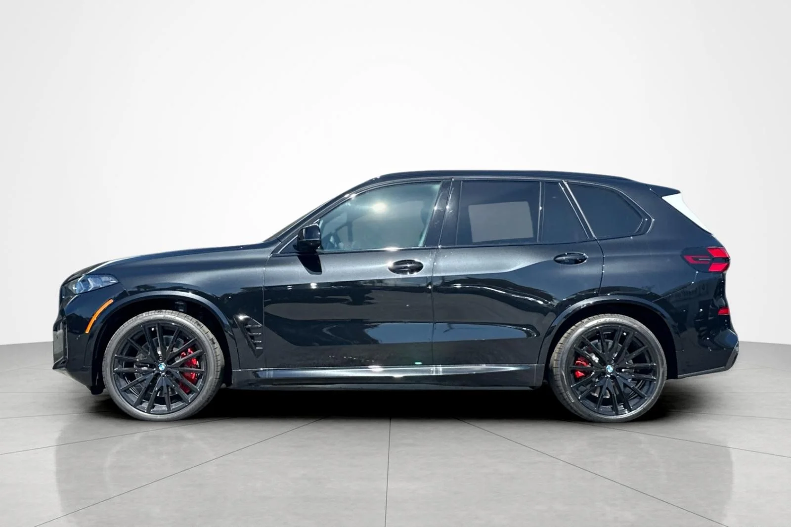 New 2026 Black Sapphire Metallic BMW M60i image 2