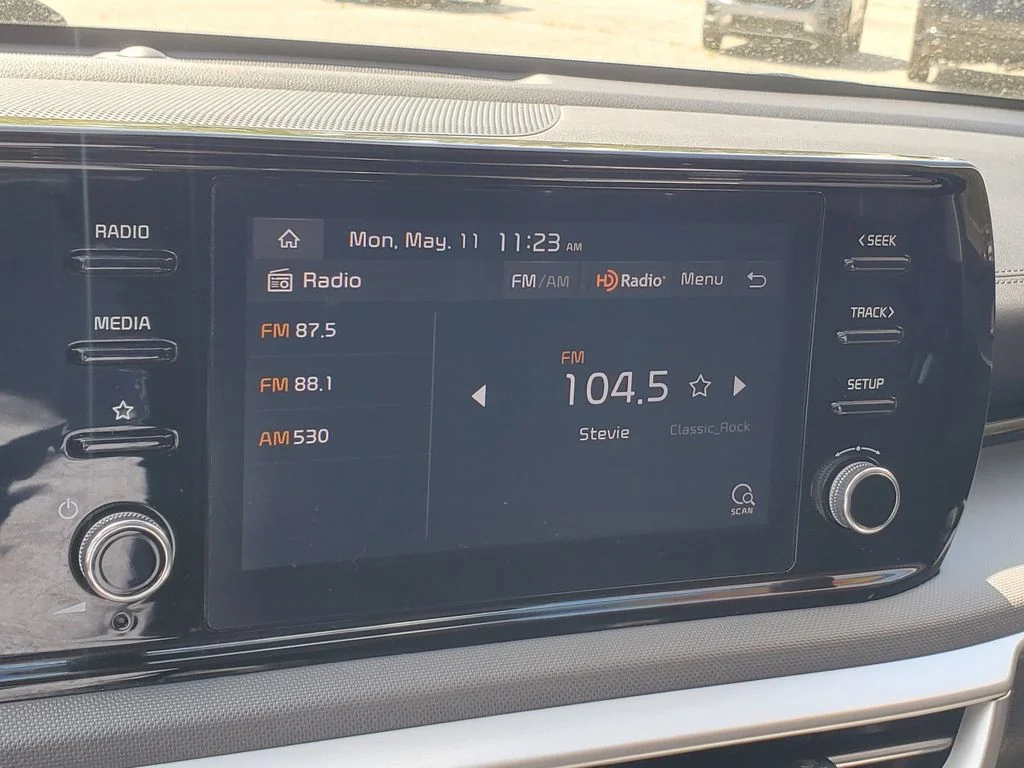 Used 2023 Black Kia LXS image 18