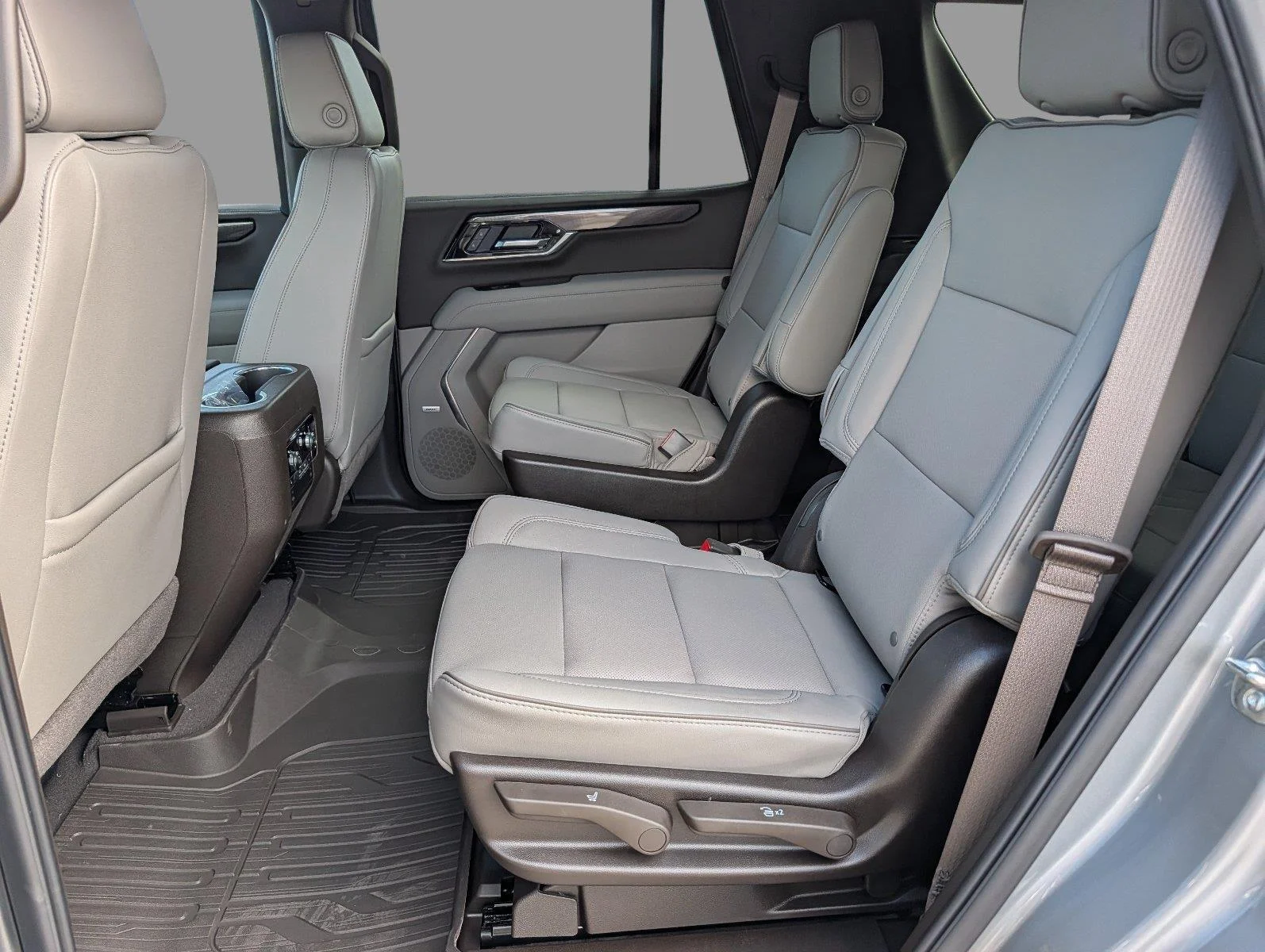 New 2027 Sterling Metallic GMC Elevation image 33