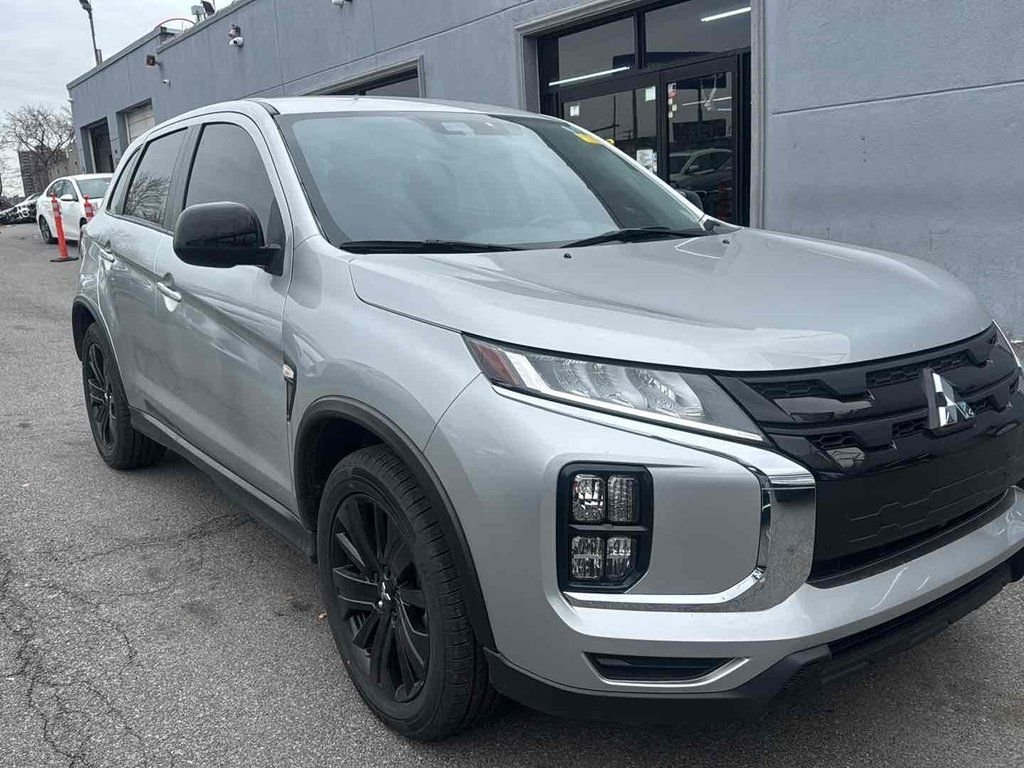 Used 2024 Gray Mitsubishi 2.0 LE image 3