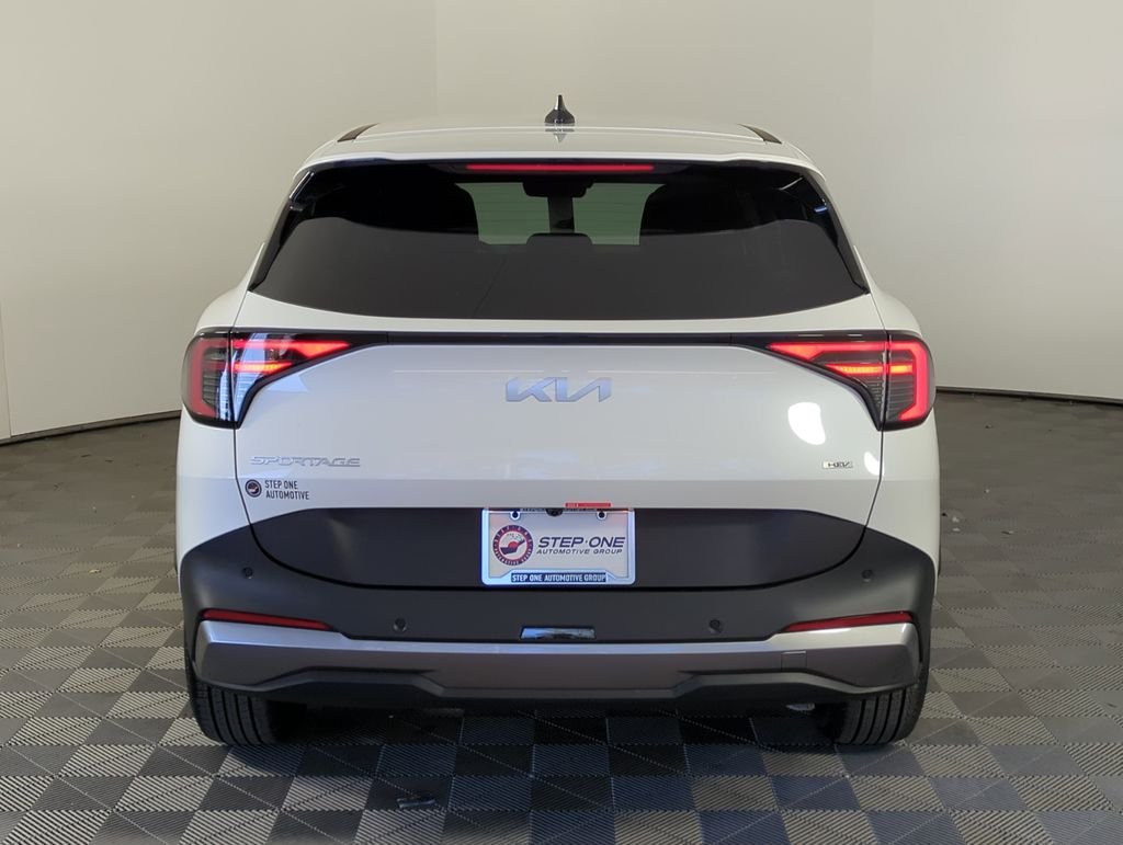 New 2026 Snow White Pearl Kia LX image 6