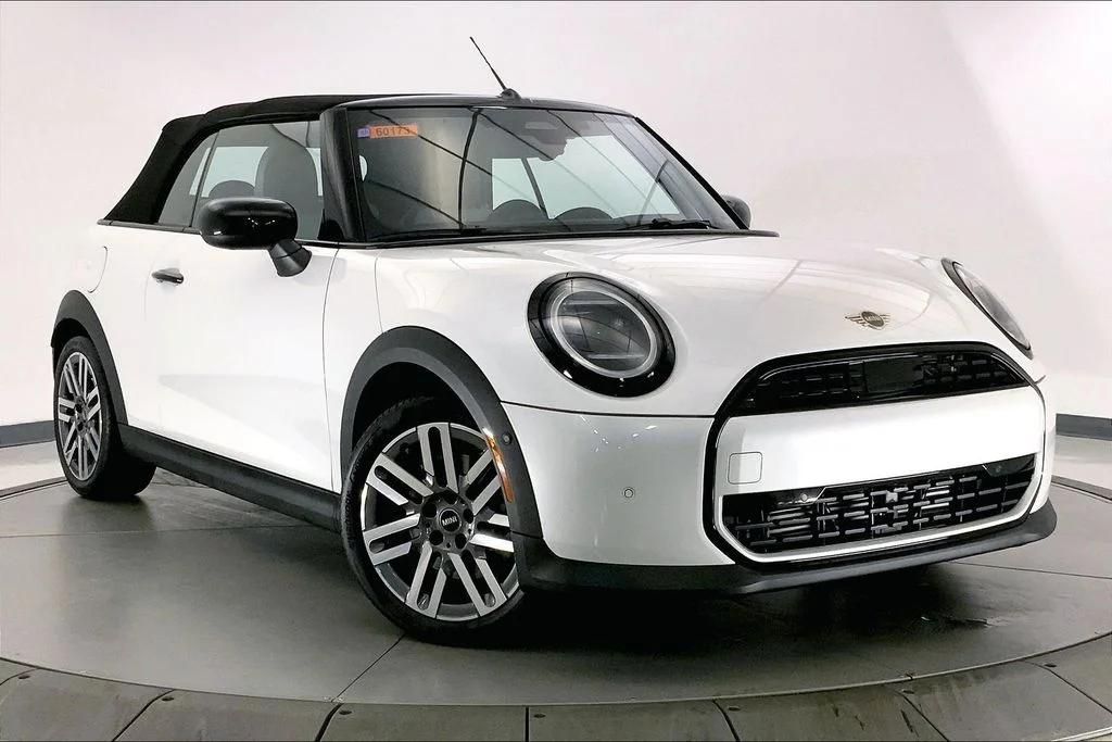 2026 MINI Convertible Cooper Signature's photo