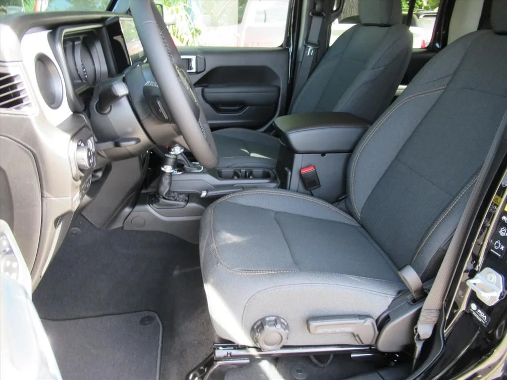 New 2026 Black Clear-Coat Exterior Paint Jeep Sport S image 17