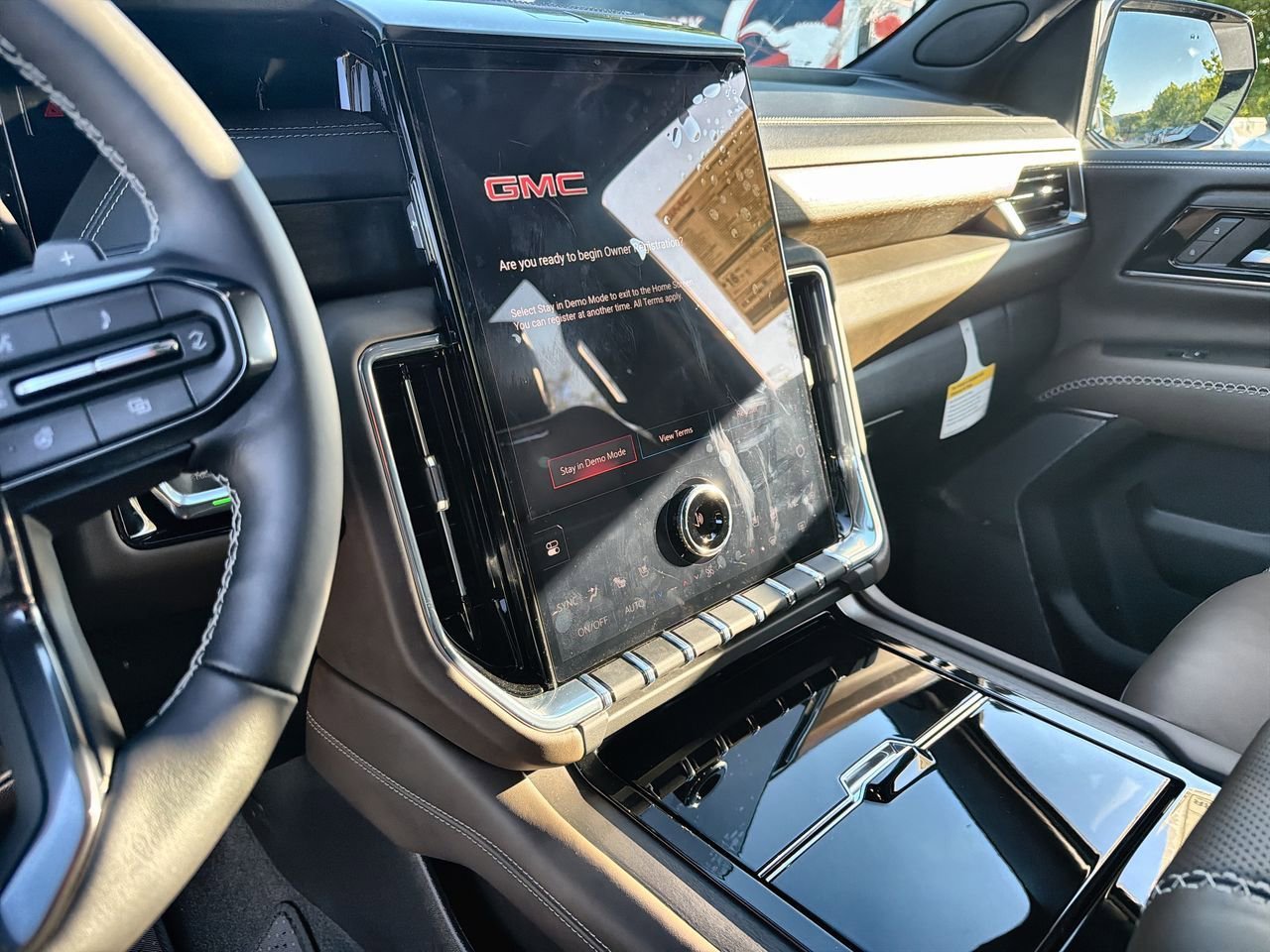 2026 GMC Yukon XL Denali Ultimate - Photo 11