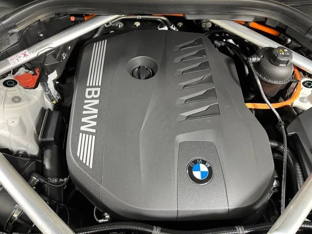 New 2026 Alpine White BMW xDrive50e image 19