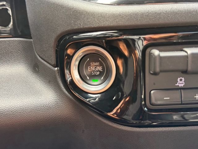 Used 2023 White Chevrolet ZR2 image 27