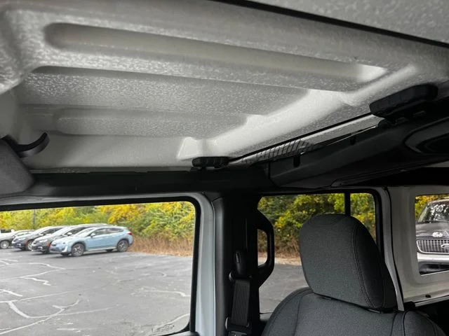 New 2026 Bright White Clear-Coat Exterior Paint Jeep Sport S image 36