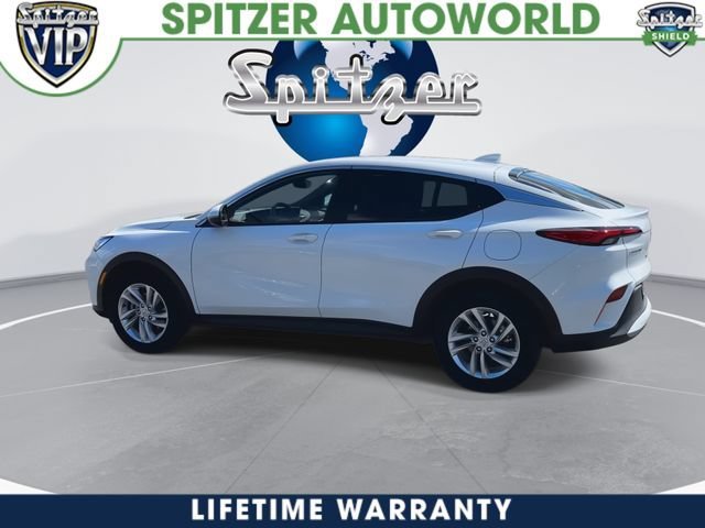 New 2026 Summit White Buick Preferred image 7