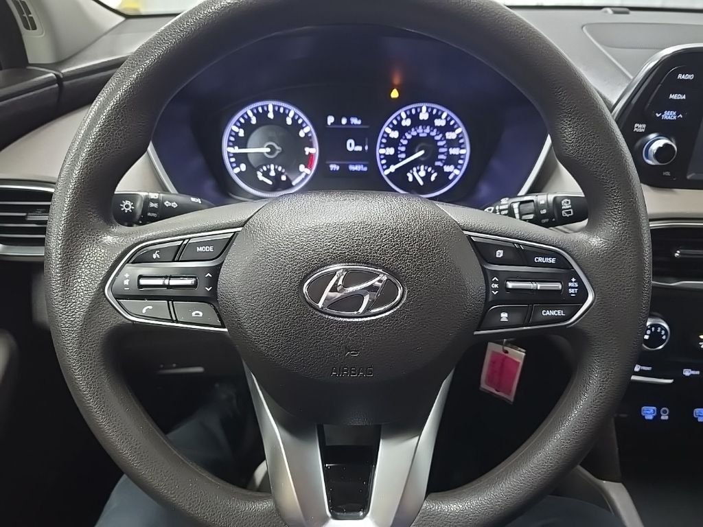 Used 2019 Silver Hyundai SE image 18