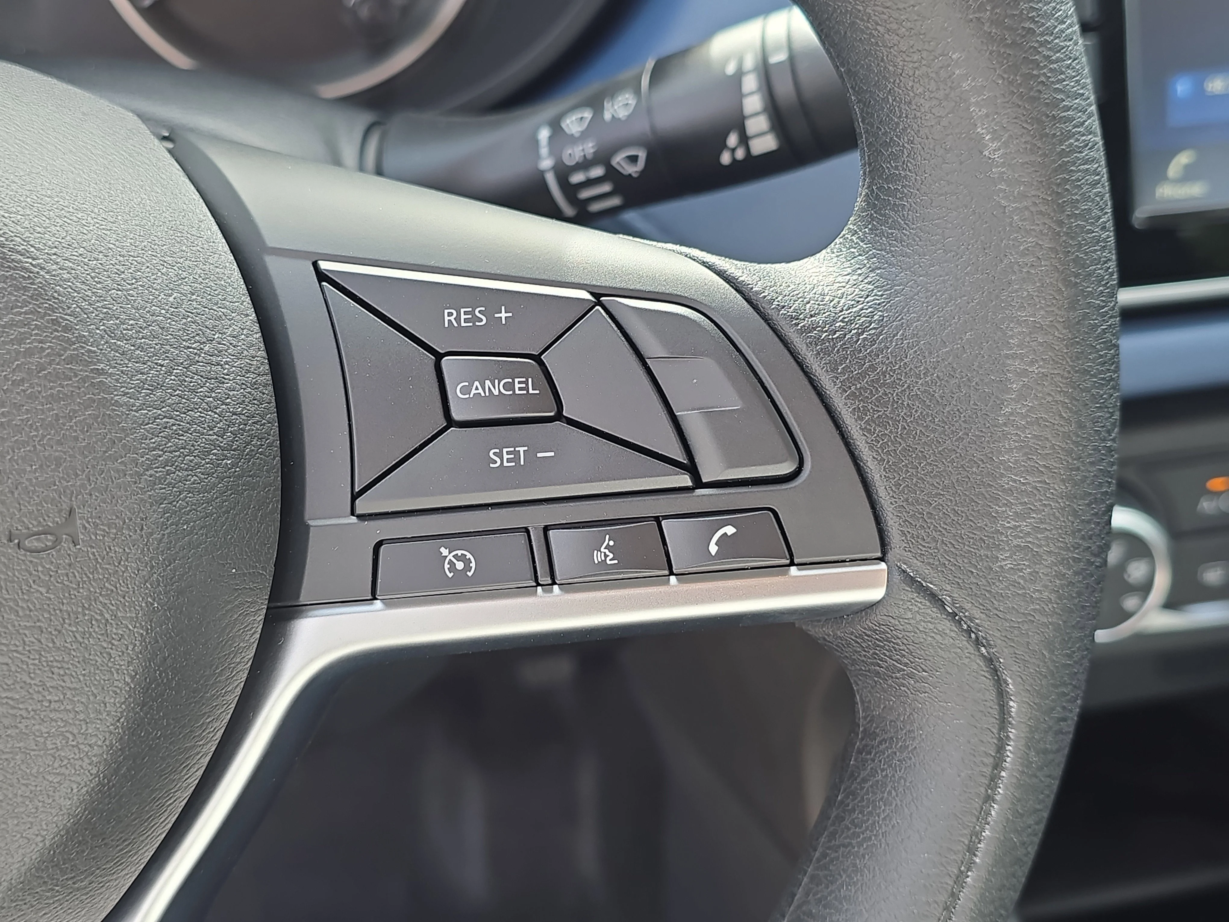 2025 Nissan Versa Sedan SV - Photo 30