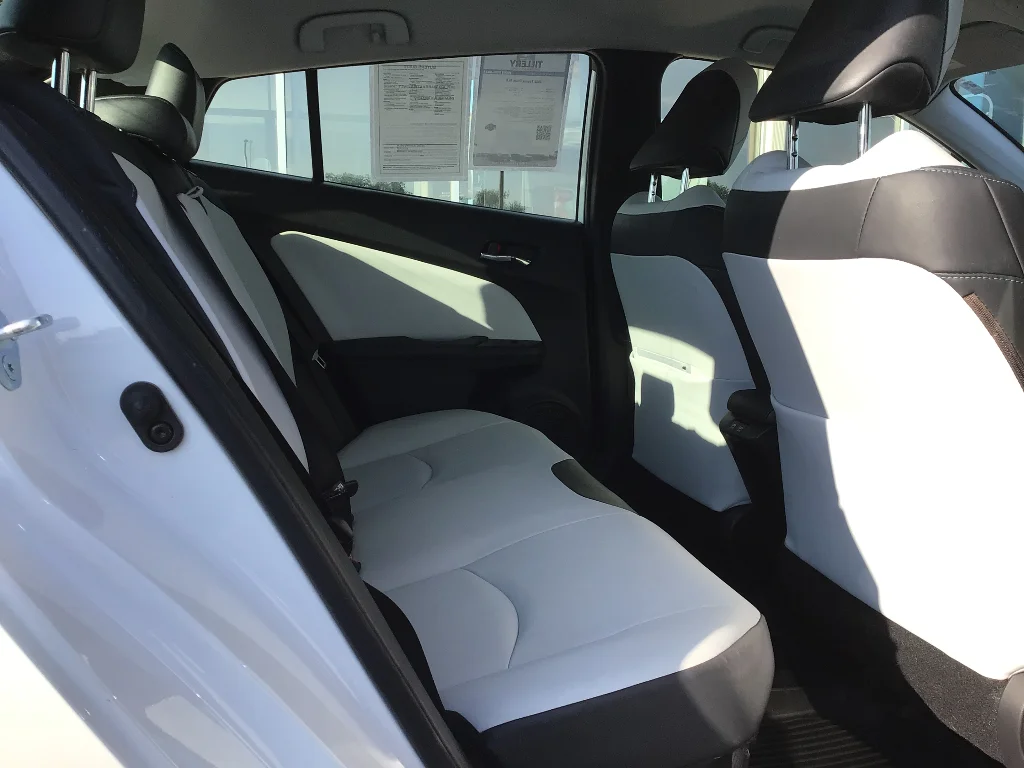 Used 2022 Wind Chill Pearl Toyota XLE image 8