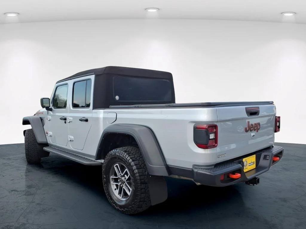 Used 2024 Silver Jeep Mojave image 12
