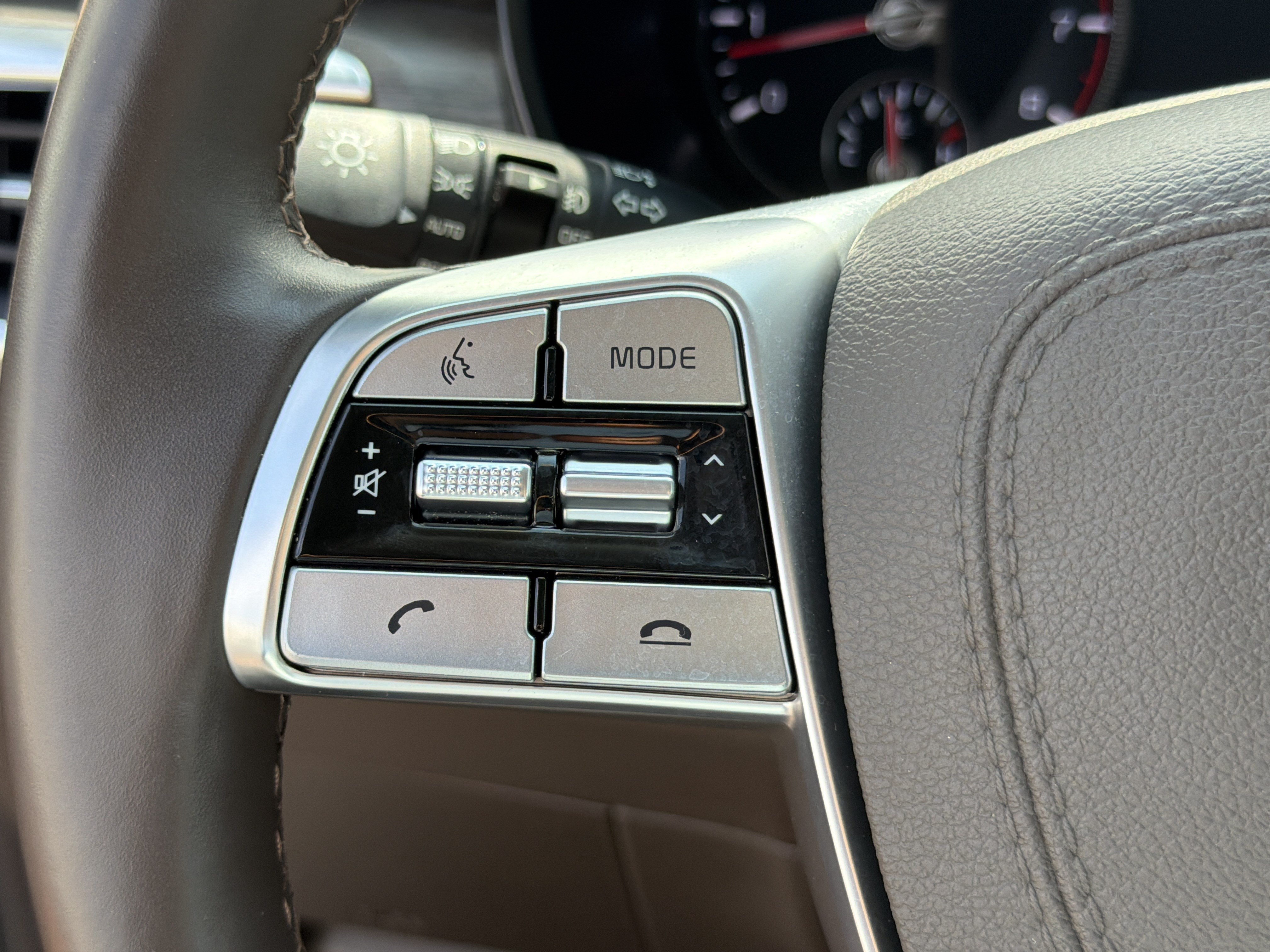 Certified Used 2022 Wolf Gray Kia SX image 25
