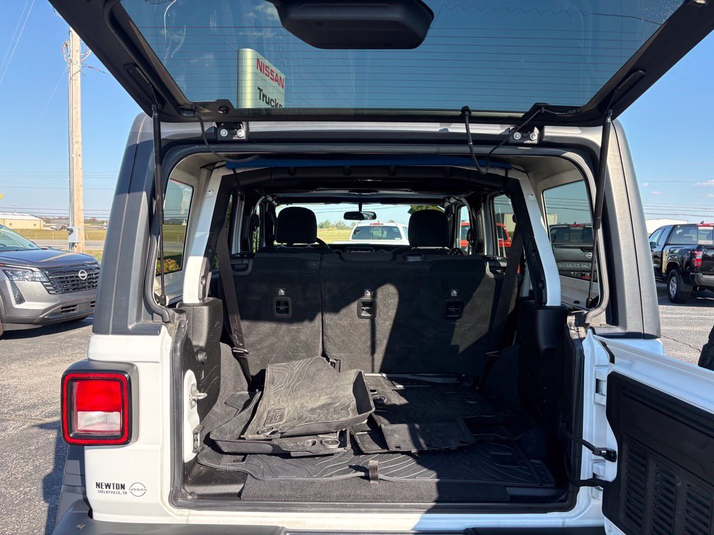 Used 2018 White Jeep Unlimited Sport S image 17