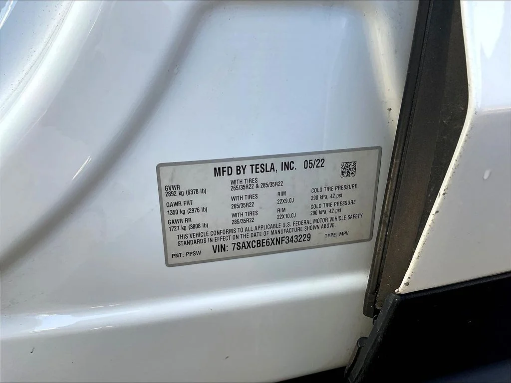 Used 2022  Tesla Plaid image 19