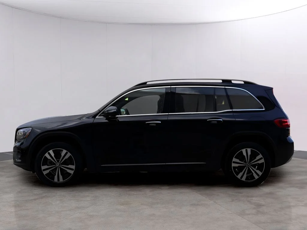 Used 2025 Night Black Mercedes-Benz GLB 250 image 4