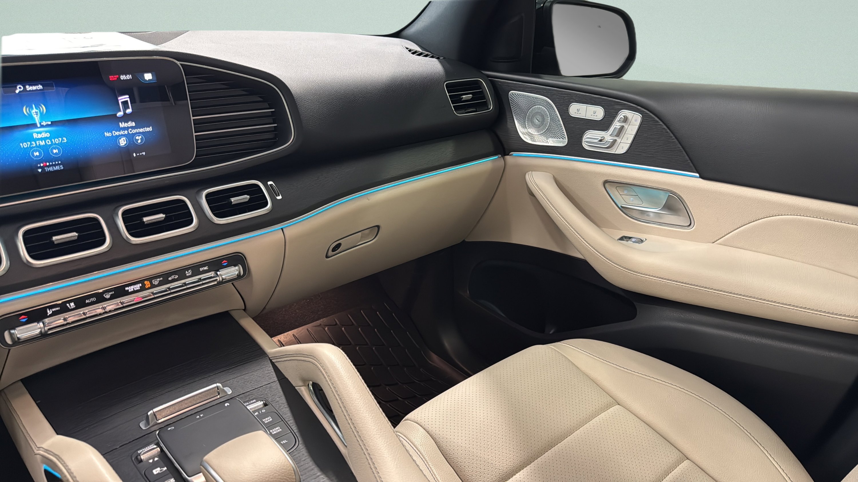 Certified Used 2023 MANUFAKTUR Diamond White Metallic Mercedes-Benz GLE 450 image 34
