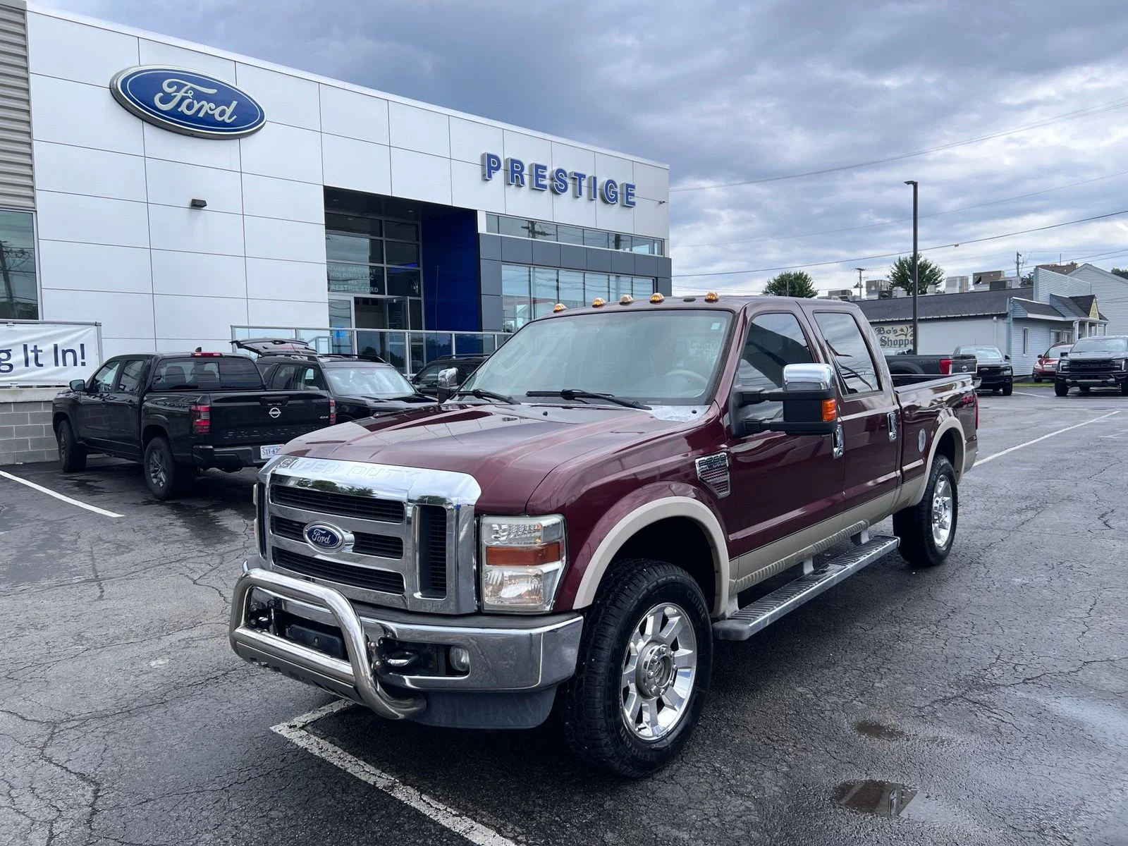 Used 2009 Royal Red Clearcoat Metallic Ford Lariat image 3
