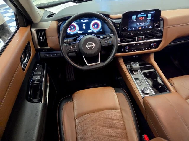 Used 2024 White Nissan Platinum image 14