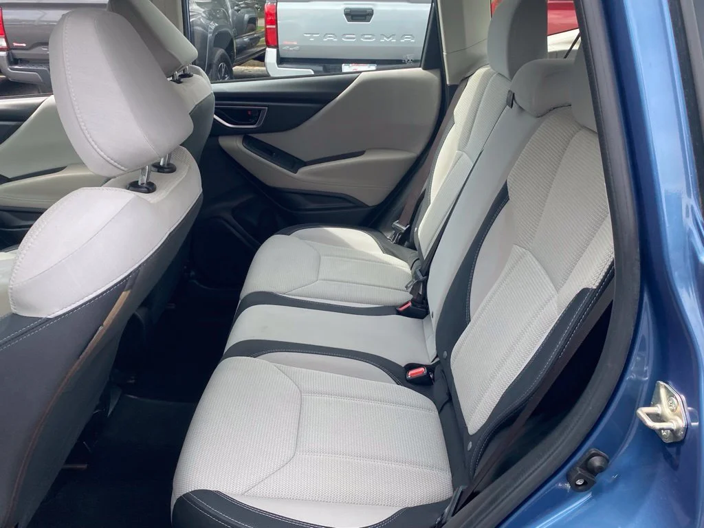 Used 2020 Blue Subaru Base image 7