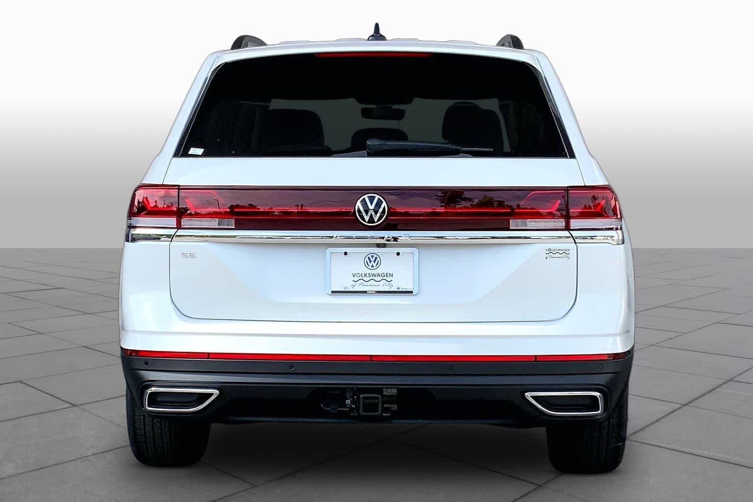 New 2026 Opal White Pearl Volkswagen 2.0T SE w/Technology image 4