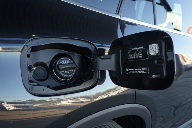 New 2026 Graphite Grey Metallic Mercedes-Benz GLC 300 image 12