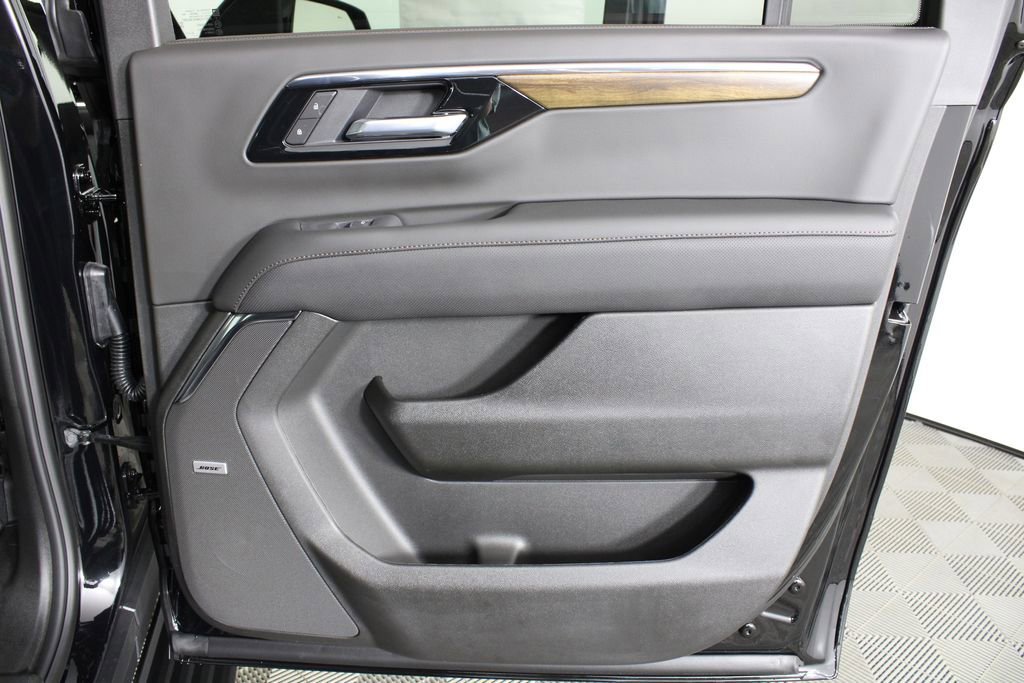 2026 Chevrolet Suburban High Country - Photo 12