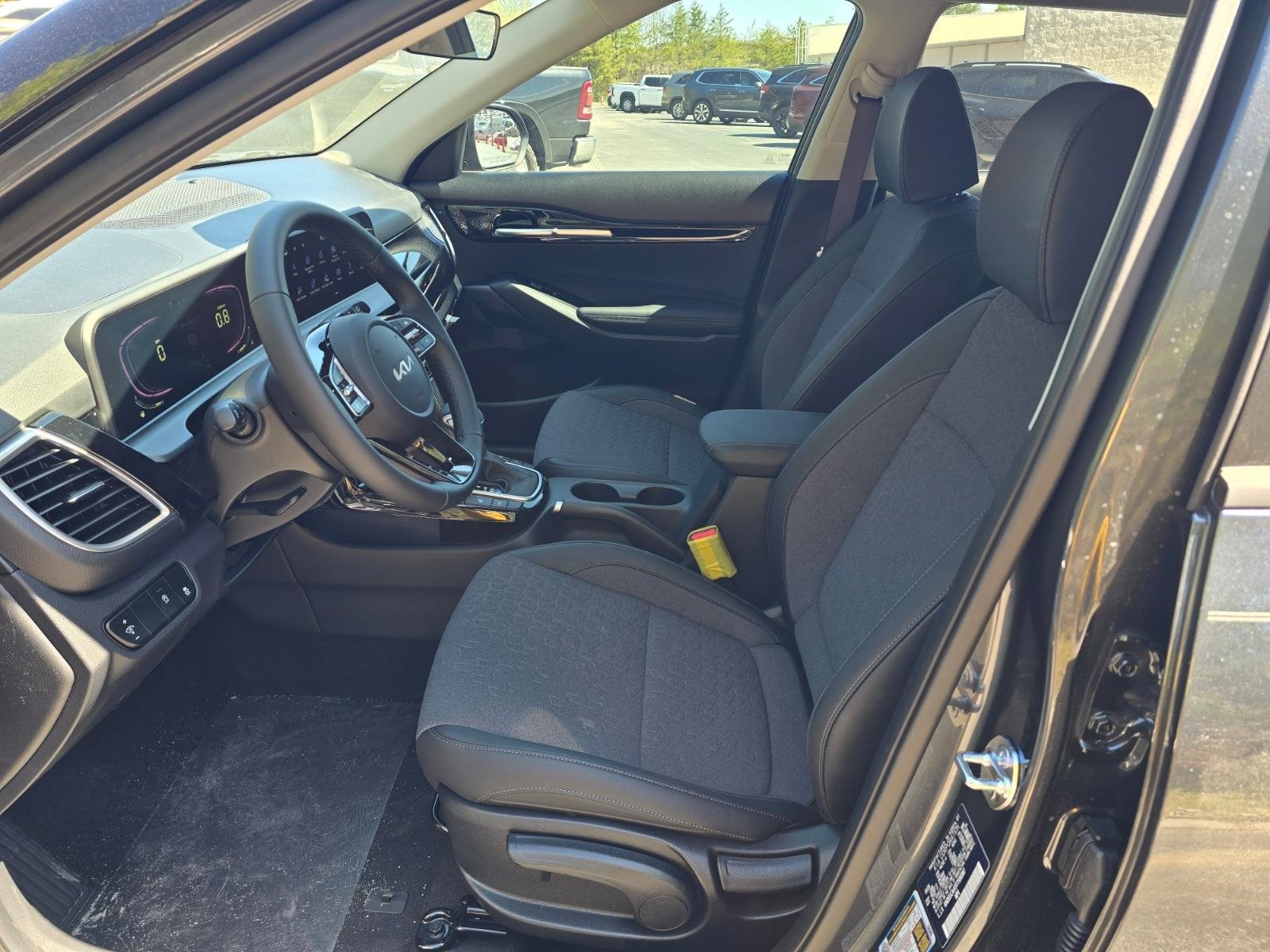 New 2026 Gravity Gray Kia S image 5