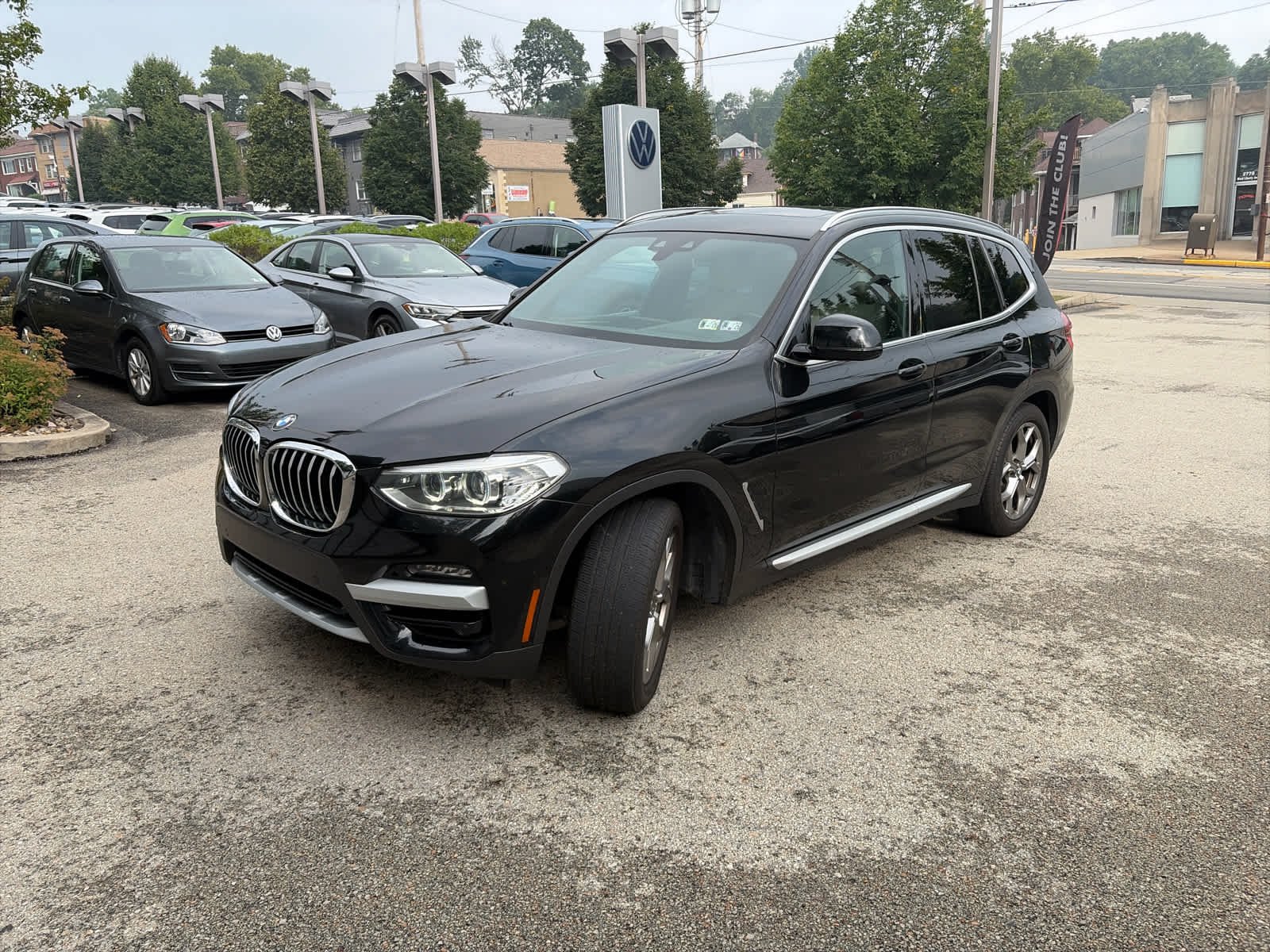 Used 2021 Black Sapphire Metallic BMW xDrive30i image 4