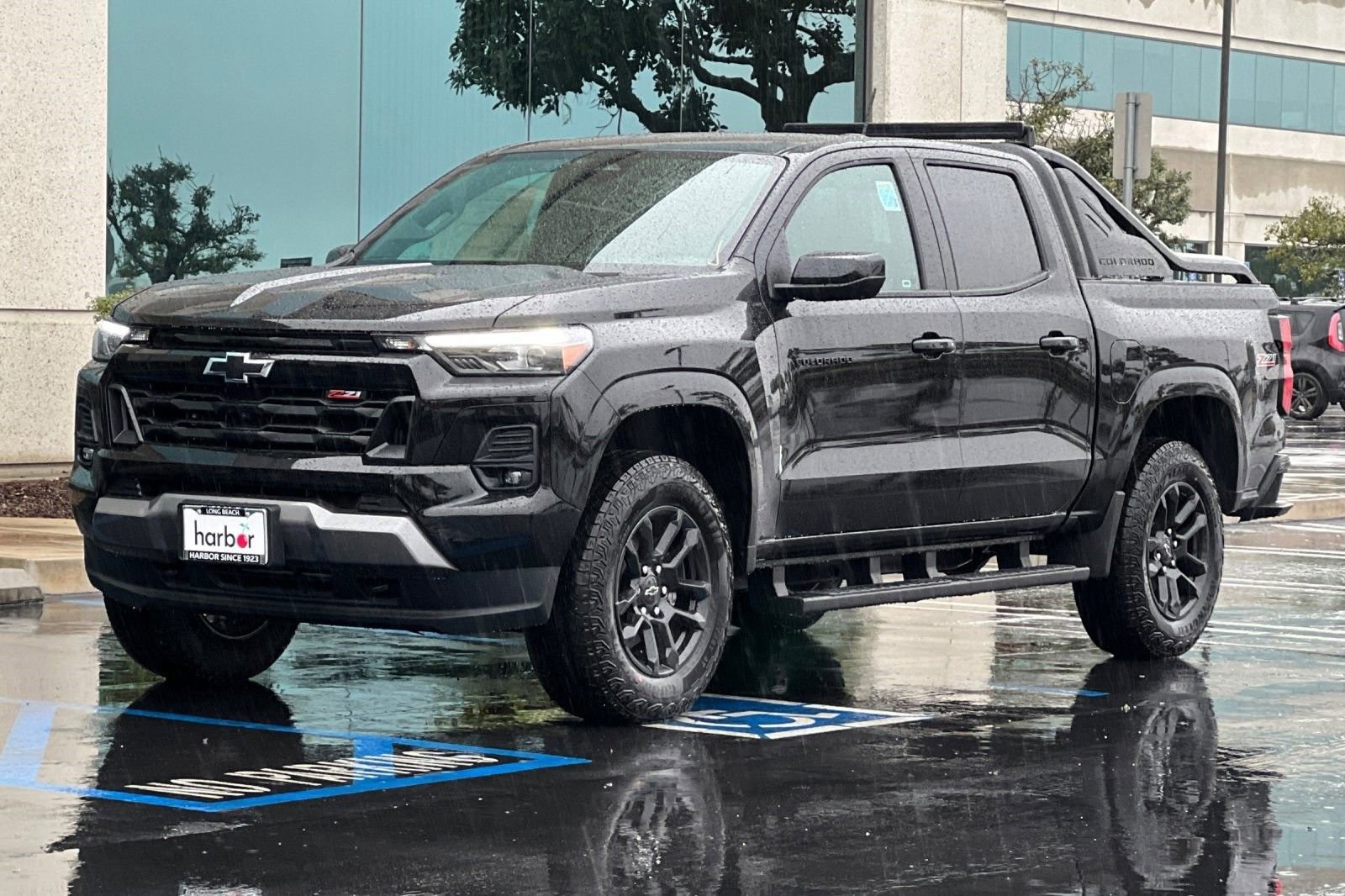 2025 Chevrolet Colorado Z71 - Photo 8