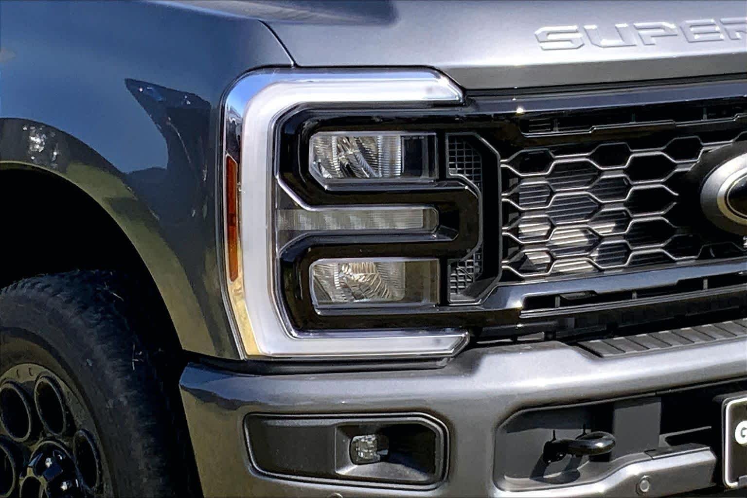 New 2026 Carbonized Gray Metallic Ford F-250® Lariat® image 10