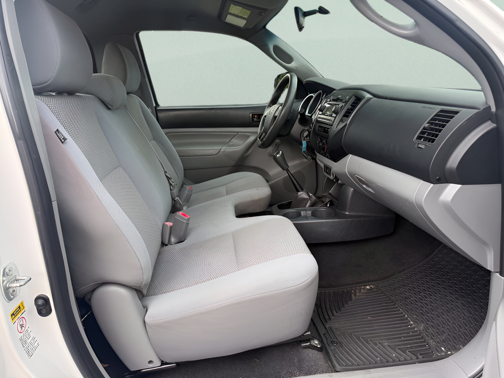 Used 2012 White Toyota Base image 12