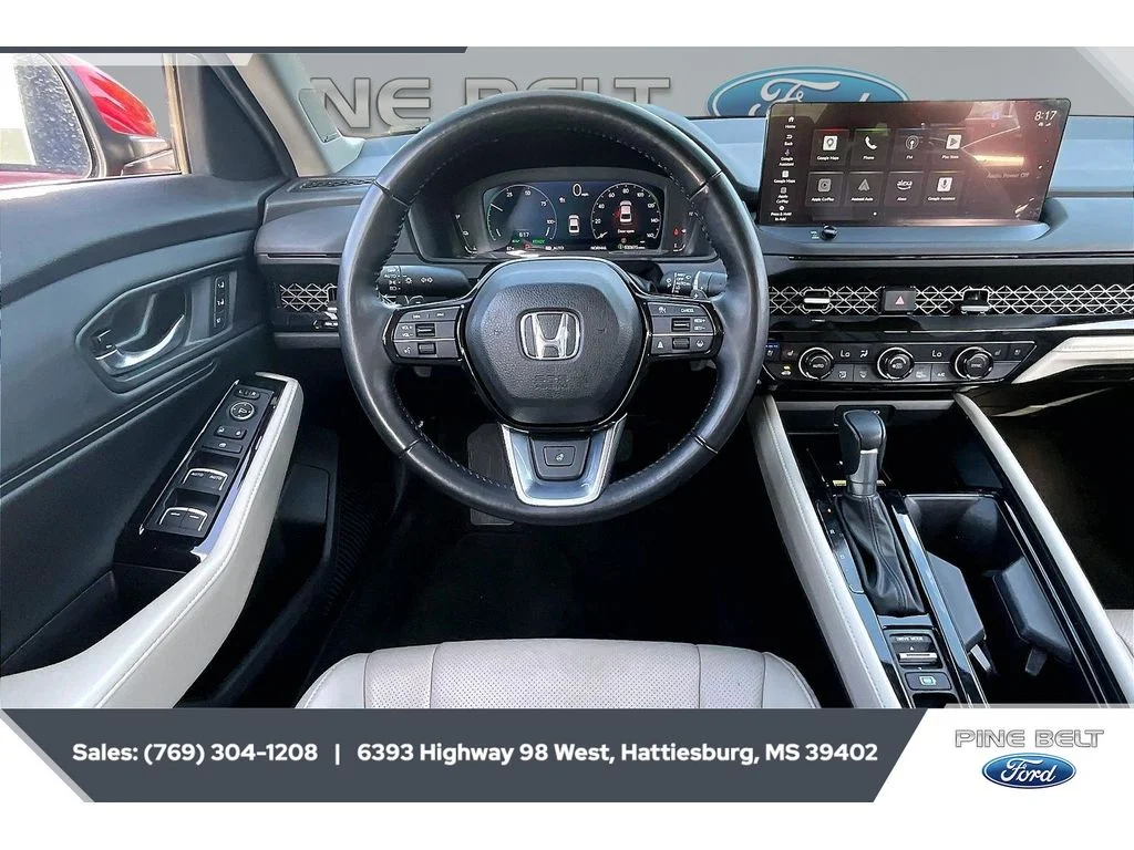 Used 2025 Red Honda Touring image 5