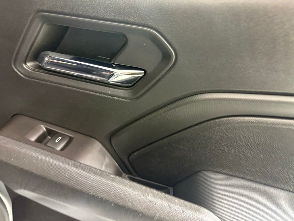 Used 2023 Gray Chevrolet Z71 image 16
