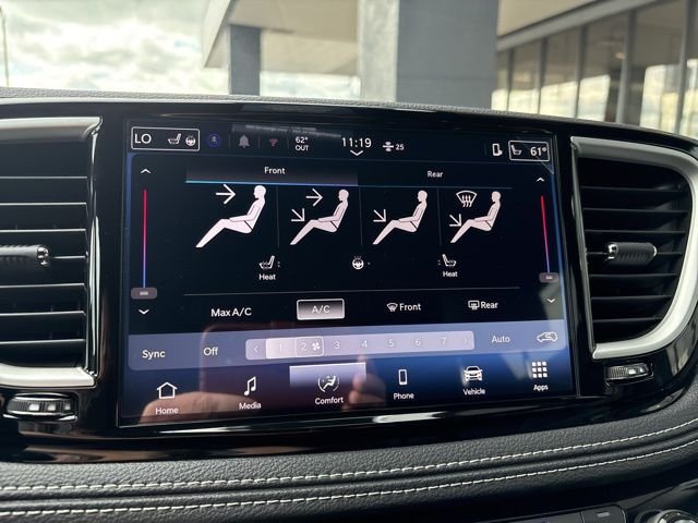 2026 Chrysler Pacifica Select - Photo 11