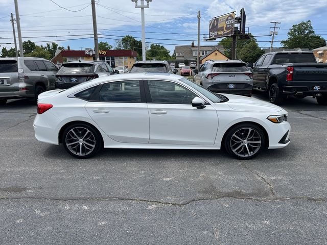 Used 2024 White Honda Touring image 11