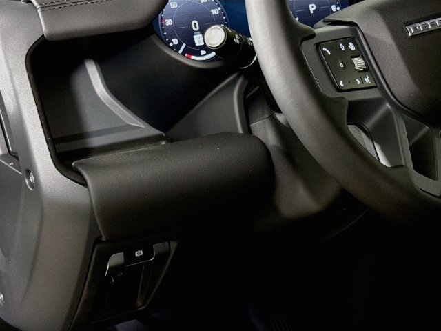 New 2026 Borasco Grey Land Rover X-Dynamic SE image 10