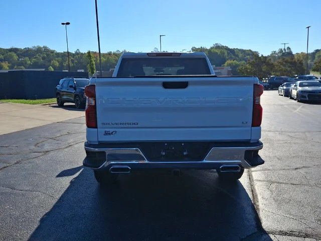New 2026 White Chevrolet LT image 5