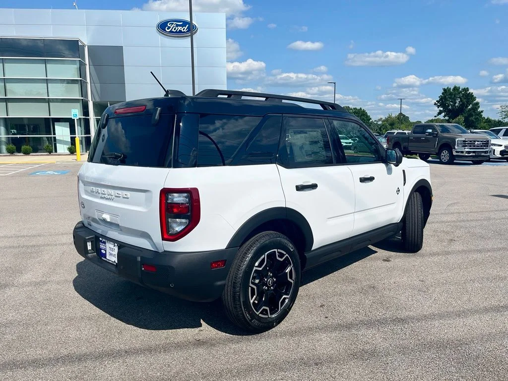 New 2026 White Ford Outer Banks image 5